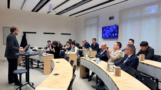La d&eacute;l&eacute;gation a particip&eacute; à une session d'apprentissage et d'&eacute;change à l'IE Business School.