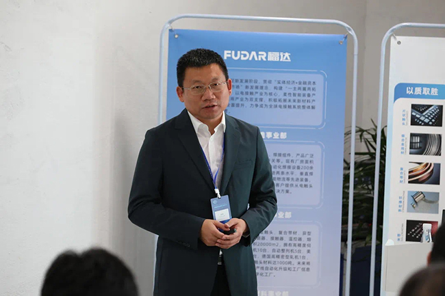 Professeur Ren Wanbin de l'Institut de technologie de Harbin